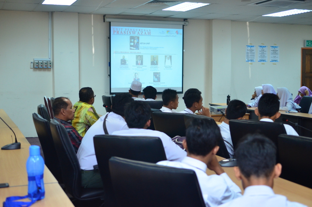 Lawatan Sekolah Menengan Kebangsaan Sri Tanjung Benut Pntian